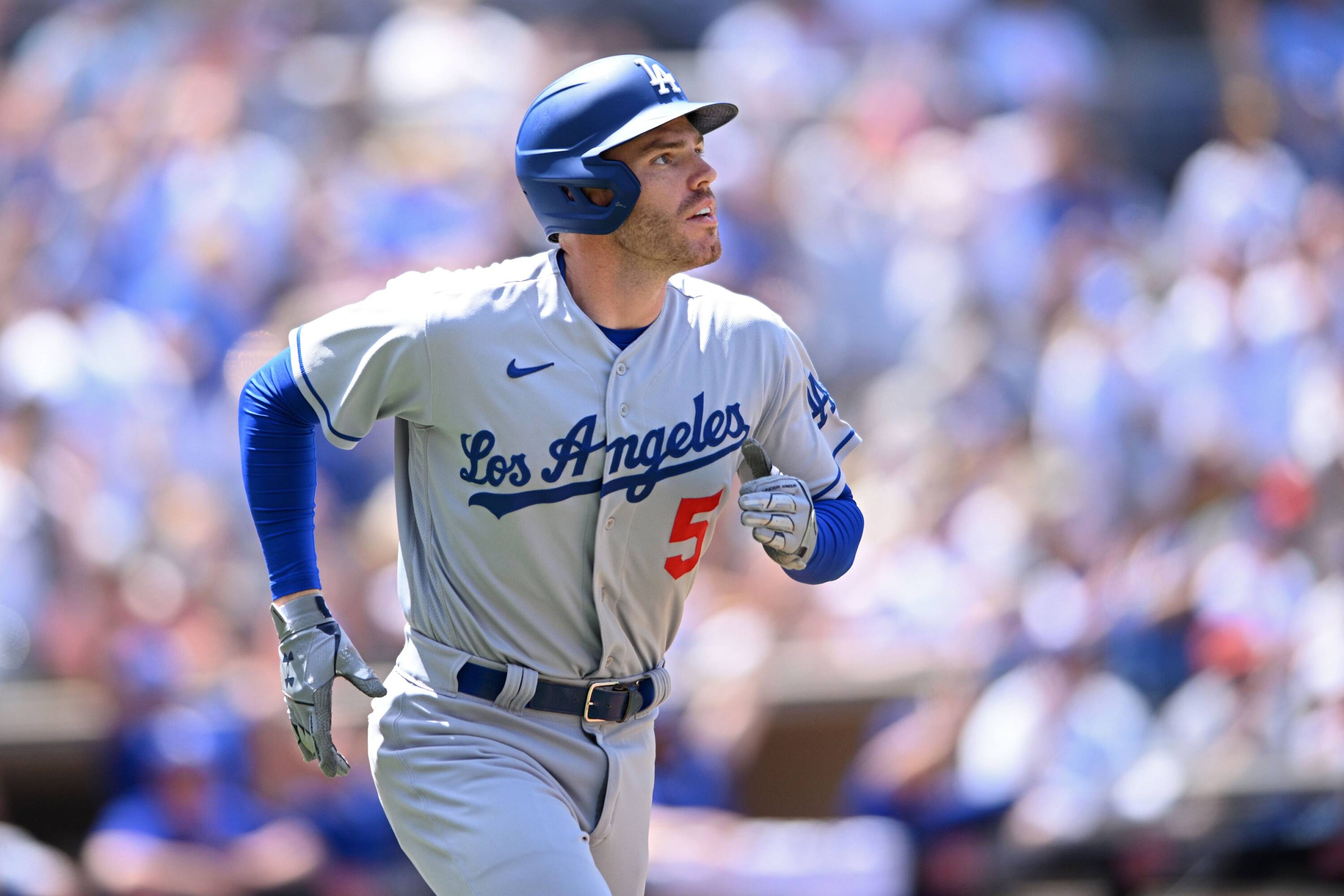 Dodgers News Emotional Freddie Freeman Breaks Down During Return